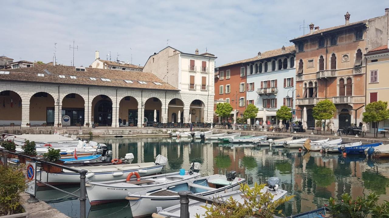 Luminoso Trilocale Con Piscina E Giardino Privato Daire Desenzano del Garda Dış mekan fotoğraf