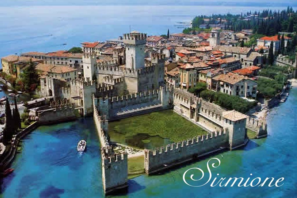 Luminoso Trilocale Con Piscina E Giardino Privato Daire Desenzano del Garda Dış mekan fotoğraf