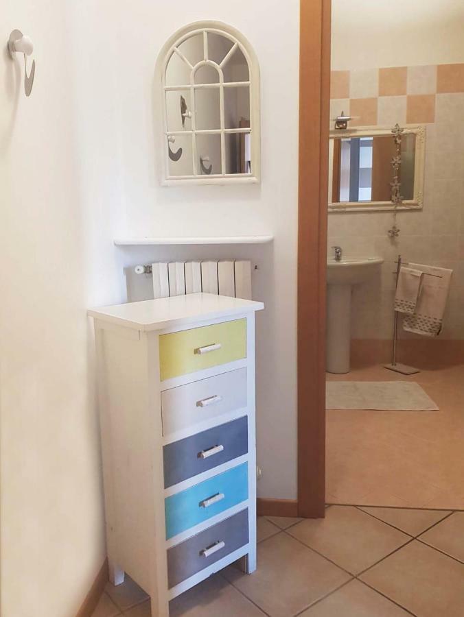 Luminoso Trilocale Con Piscina E Giardino Privato Daire Desenzano del Garda Dış mekan fotoğraf